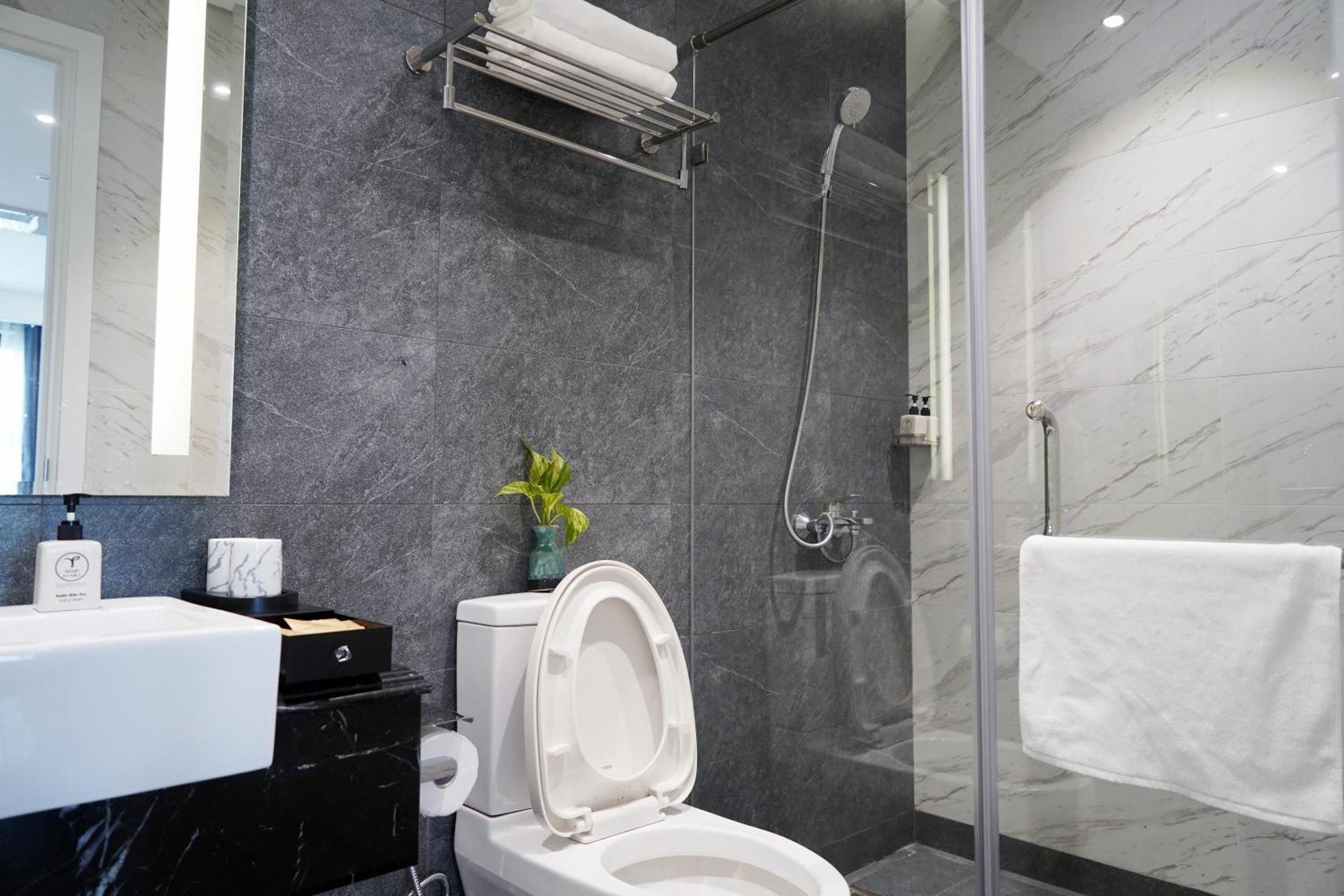 Armin Homes Altara Residences Куи Нхон Екстериор снимка